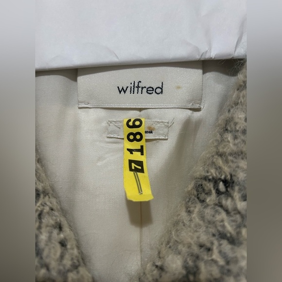 Wilfred - Aritzia Wool Coat - Picture 6 of 13